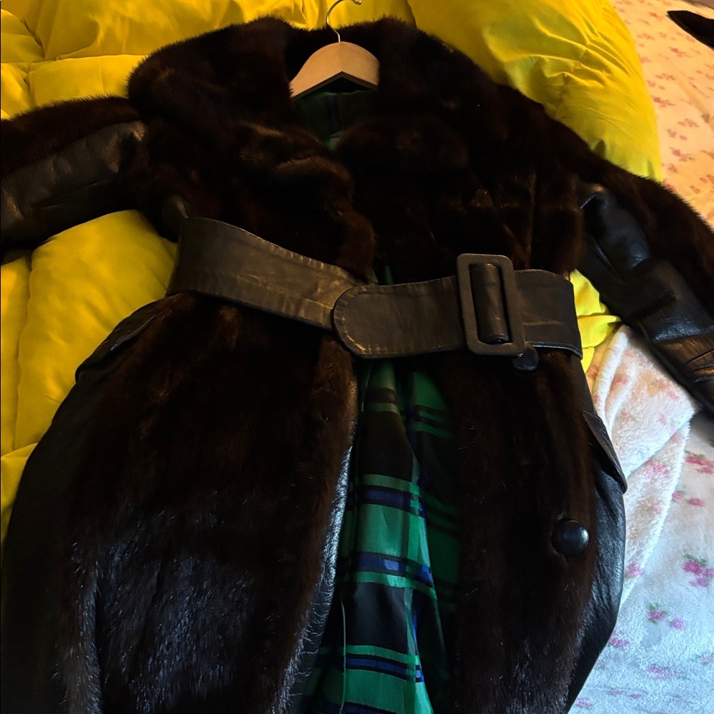 Custom Green and Black Pom-Pom Hat Set - Picture 6 of 6